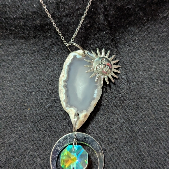 Silver Tone White Agate Slice Clear Crystal Moon Sun Pendant Statement Necklace - Picture 4 of 6